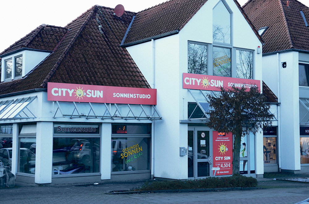 City Sun Sonnenstudio, Bielefeld’in ana caddelerinden biri olan Engersche Str. üzerinde, Westerfeldertraße 1 numarada hizmet veriyor.